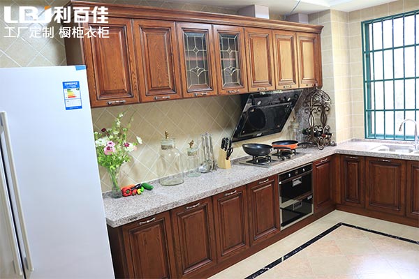 讓石材櫥柜幫你告別“霉”運(yùn)，解決潮濕問(wèn)題